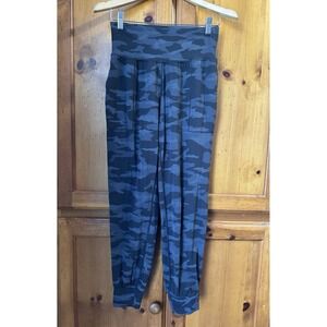 Athleta Women's S Salutation Joggers Pants Camo Yoga Tight Leggings 627874 Black